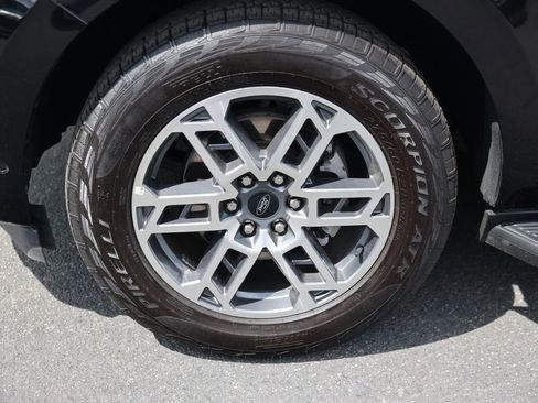 Used 2025 Ford Expedition Active AWD/4WD image 11