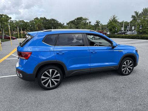 Used 2022 Volkswagen Taos SE FWD image 4