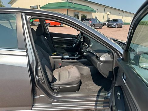 Used 2023 Nissan Altima 2.5 SV w/ SV Premium Package AWD/4WD image 27