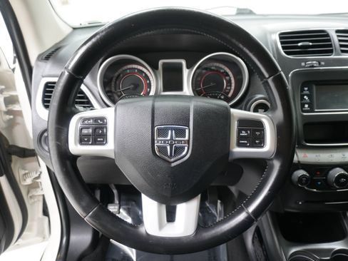 Used 2019 Dodge Journey SE w/ Connectivity Group FWD image 15