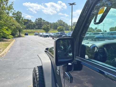 Used 2016 Jeep Wrangler Unlimited Sport w/ Quick Order Package 24S AWD/4WD image 6