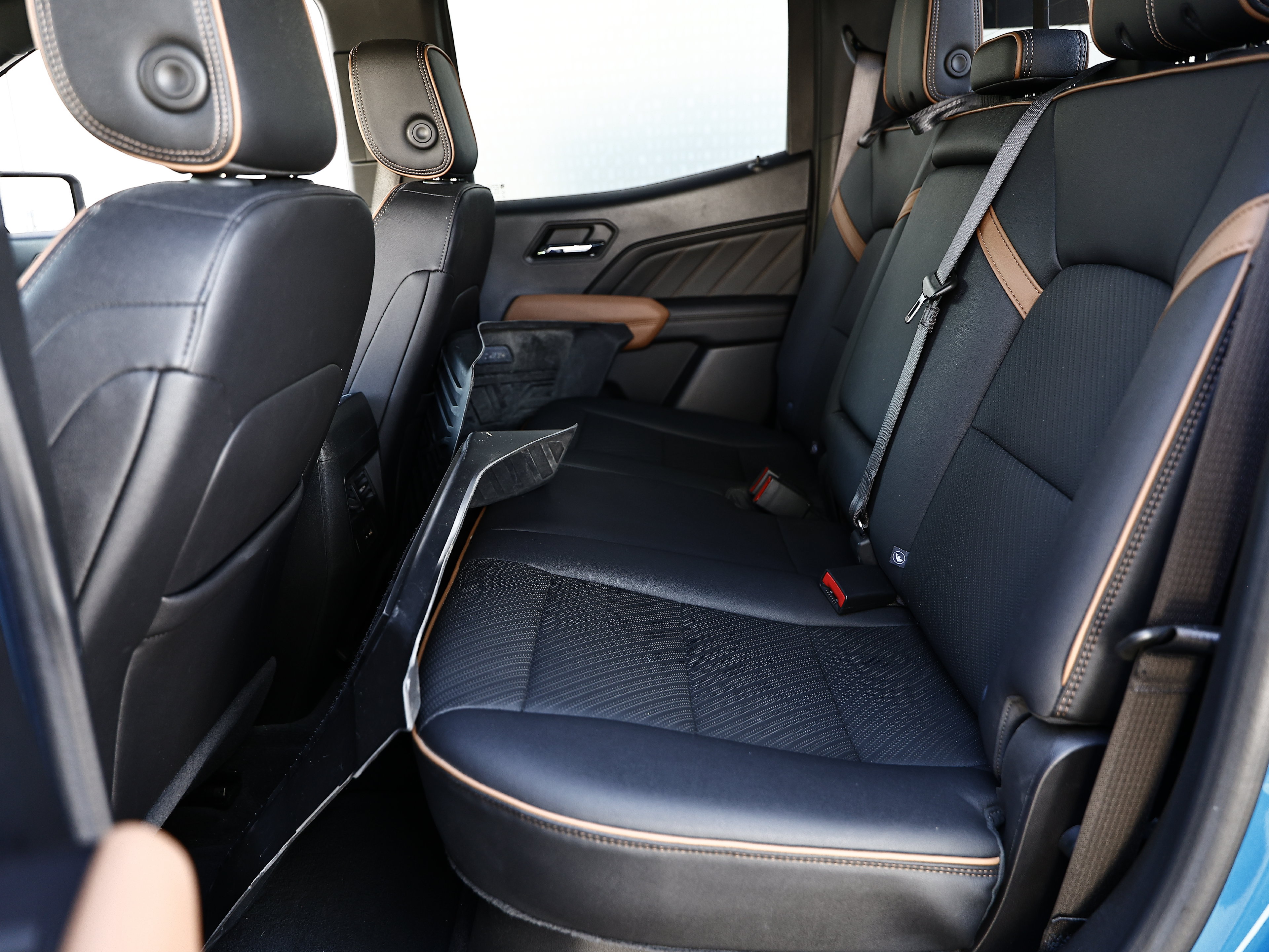 Used 2023 GMC Canyon AT4 w/ AT4 Premium Package AWD/4WD image 34