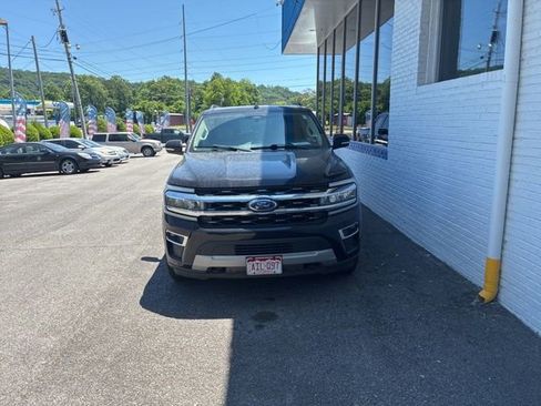 Certified 2023 Ford Expedition Limited AWD/4WD image 3