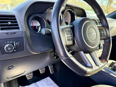 Used 2014 Dodge Challenger R/T RWD image 27