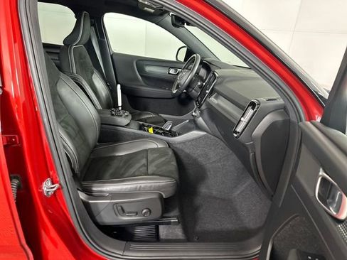 Used 2021 Volvo XC40 T5 R-Design w/ Protection Package Premier image 29