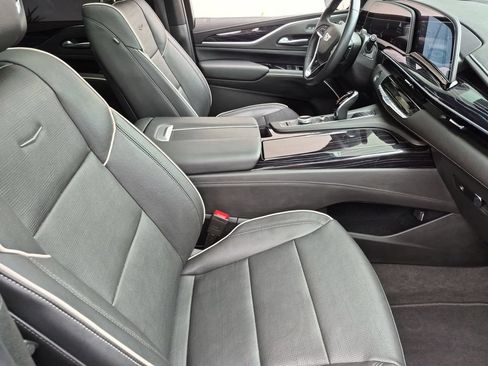 Certified 2023 Cadillac Escalade ESV Sport AWD/4WD image 21