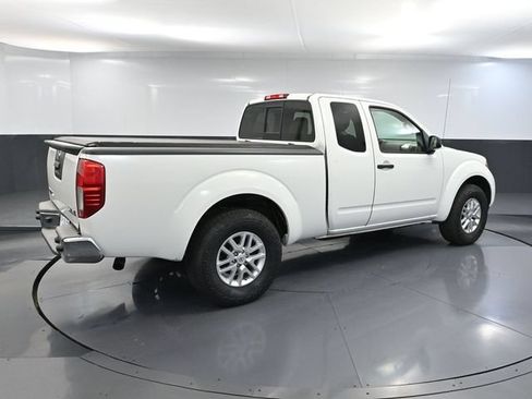 Used 2014 Nissan Frontier SV AWD/4WD image 3