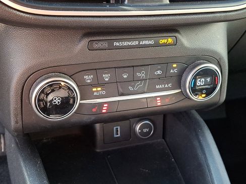 Used 2020 Ford Escape SE Sport image 16