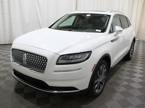 Used 2023 Lincoln Nautilus Reserve w/ Equipment Group 201A image 35