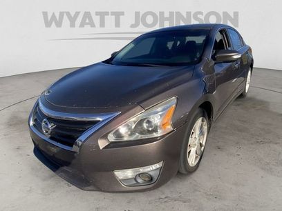Used 2013 Nissan Altima 2.5 SL w/ Technology Pkg