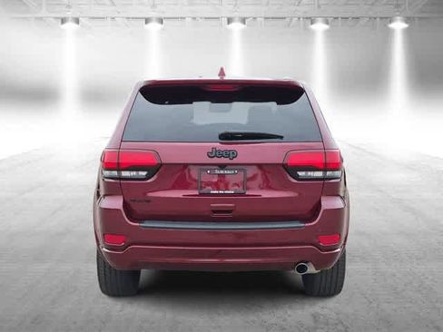 Certified 2022 Jeep Grand Cherokee Laredo X AWD/4WD image 7