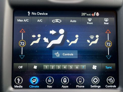 Used 2023 Chrysler 300 C image 53