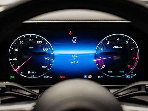 Used 2024 Mercedes-Benz GLC 300 4MATIC w/ AMG Line image 33