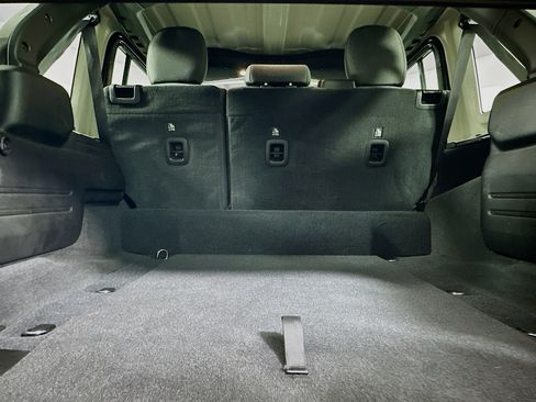 Used 2025 Jeep Wrangler Sahara image 28