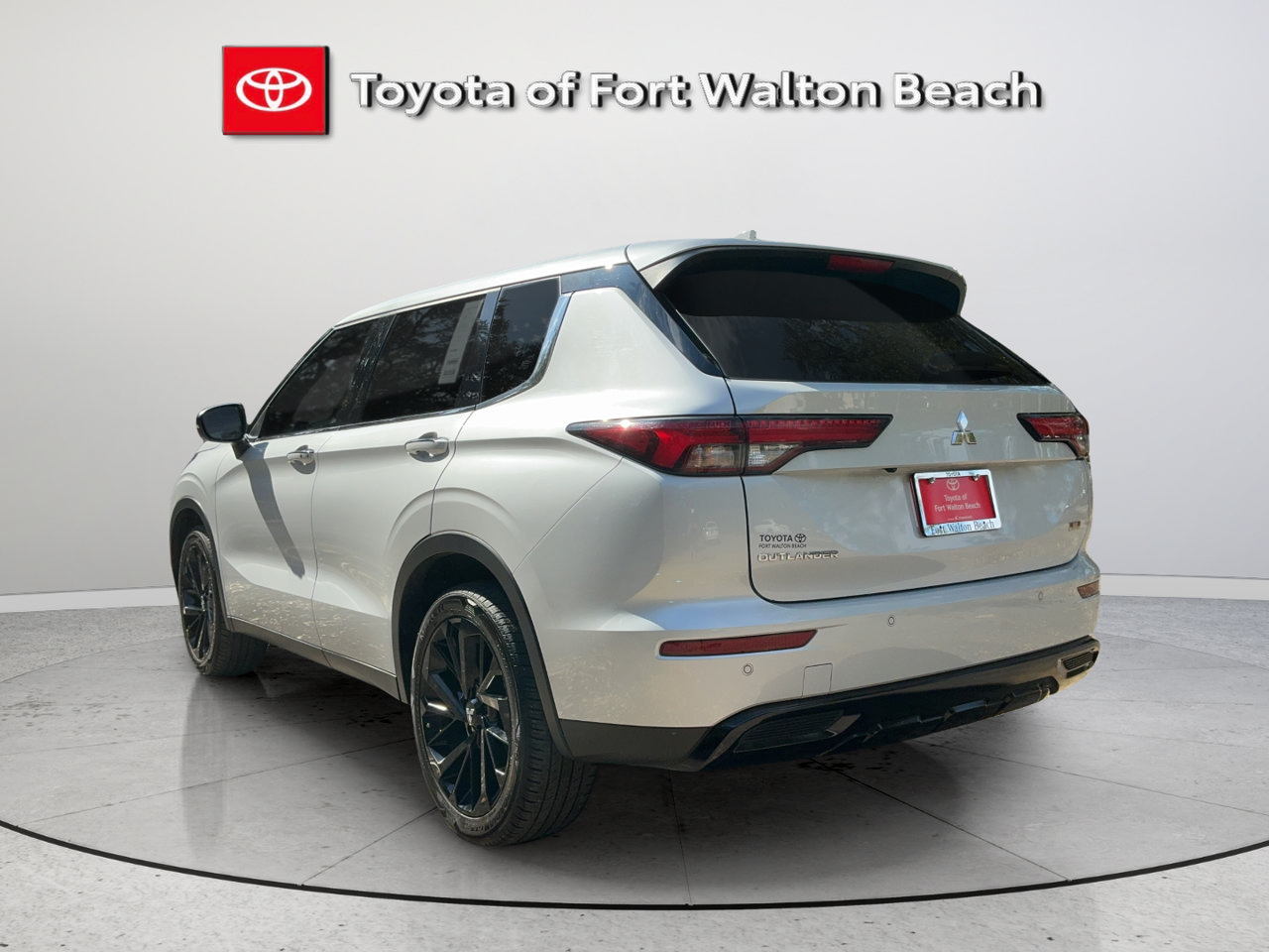 Used 2024 Mitsubishi Outlander SE Black Edition AWD/4WD image 4