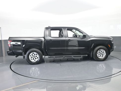 Used 2024 Nissan Frontier SV RWD image 7