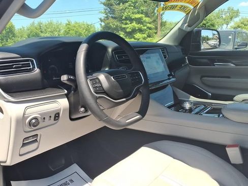 Certified 2023 Jeep Wagoneer 4WD w/ Premium Group I image 25
