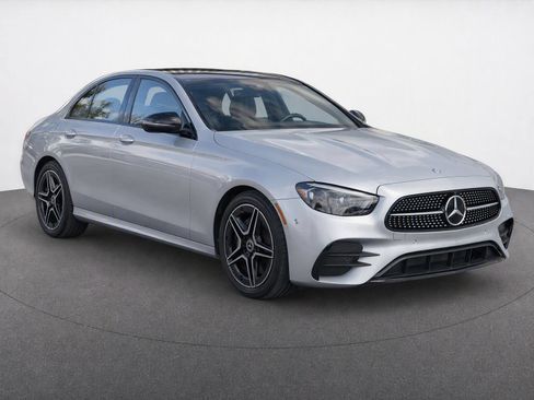 Used 2021 Mercedes-Benz E 450 4MATIC Sedan image 2