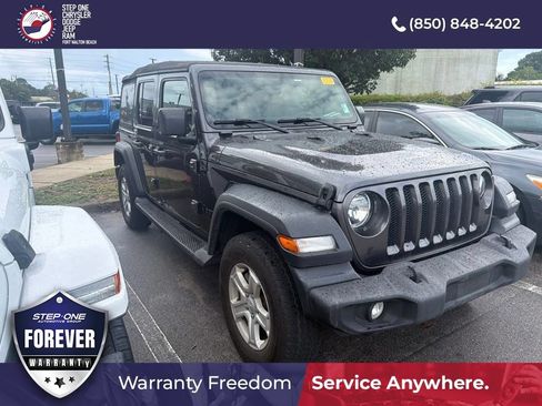 Used 2021 Jeep Wrangler Unlimited Sport AWD/4WD image 3