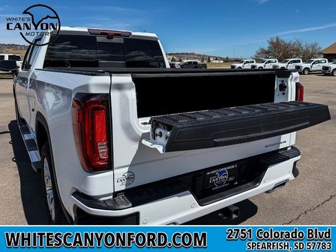 Used 2024 GMC Sierra 1500 Denali w/ Technology Package AWD/4WD image 4