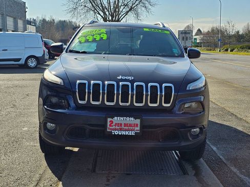 Used 2018 Jeep Cherokee Latitude Plus image 2