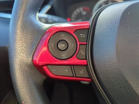 Used 2021 Toyota Corolla LE image 13