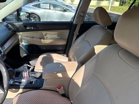 Used 2016 Subaru Outback 2.5i Limited AWD/4WD image 9