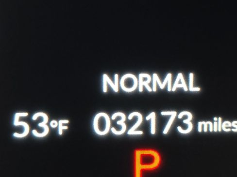 Used 2023 Honda Pilot Sport image 25