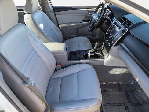 Used 2017 Toyota Camry XLE image 16