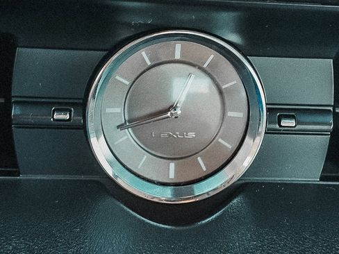 Used 2017 Lexus ES 300h image 14