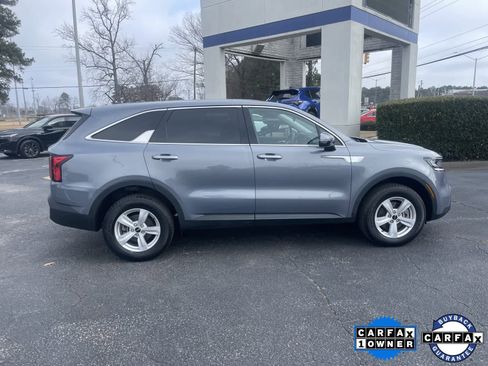 Used 2023 Kia Sorento LX image 6