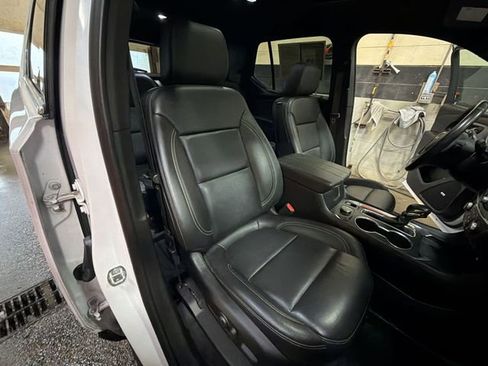 Certified 2022 Chevrolet Traverse LT w/ LT Premium Package image 27