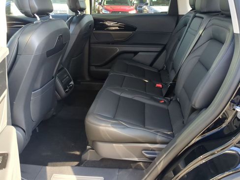 New 2026 Lincoln Nautilus Premier image 21