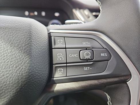 New 2026 Jeep Grand Cherokee Altitude image 16