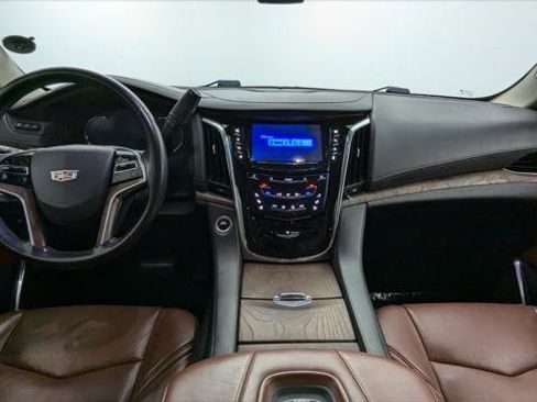 Used 2016 Cadillac Escalade ESV Premium image 26