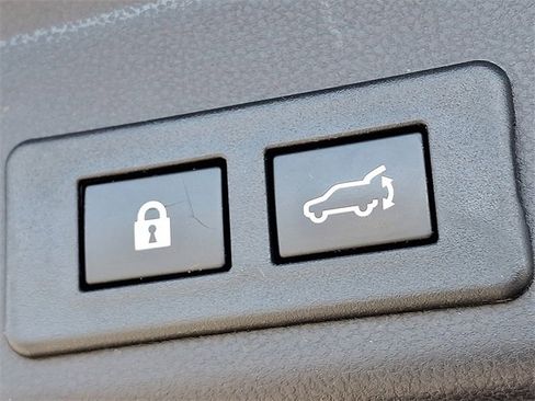 Certified 2022 Subaru Ascent Limited w/ Technology Package image 30