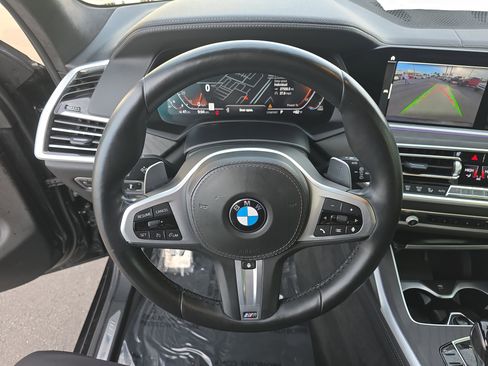 Used 2022 BMW X7 xDrive40i w/ M Sport Package image 31