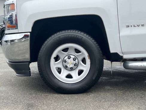 Used 2018 Chevrolet Silverado 1500 W/T w/ Trailering Package image 11