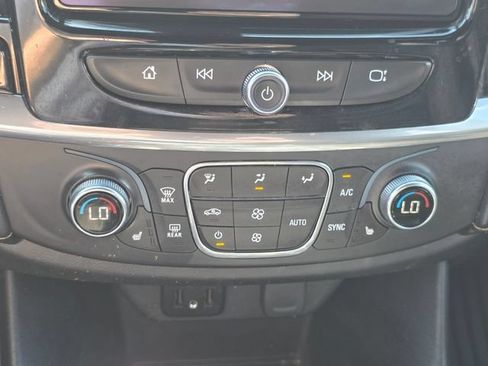 Used 2022 Chevrolet Traverse LT AWD/4WD image 30