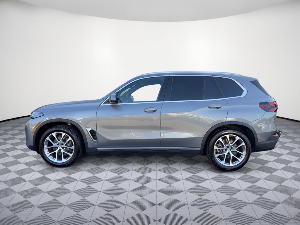 Used 2026 BMW X5 sDrive40i w/ Premium Package RWD image 2