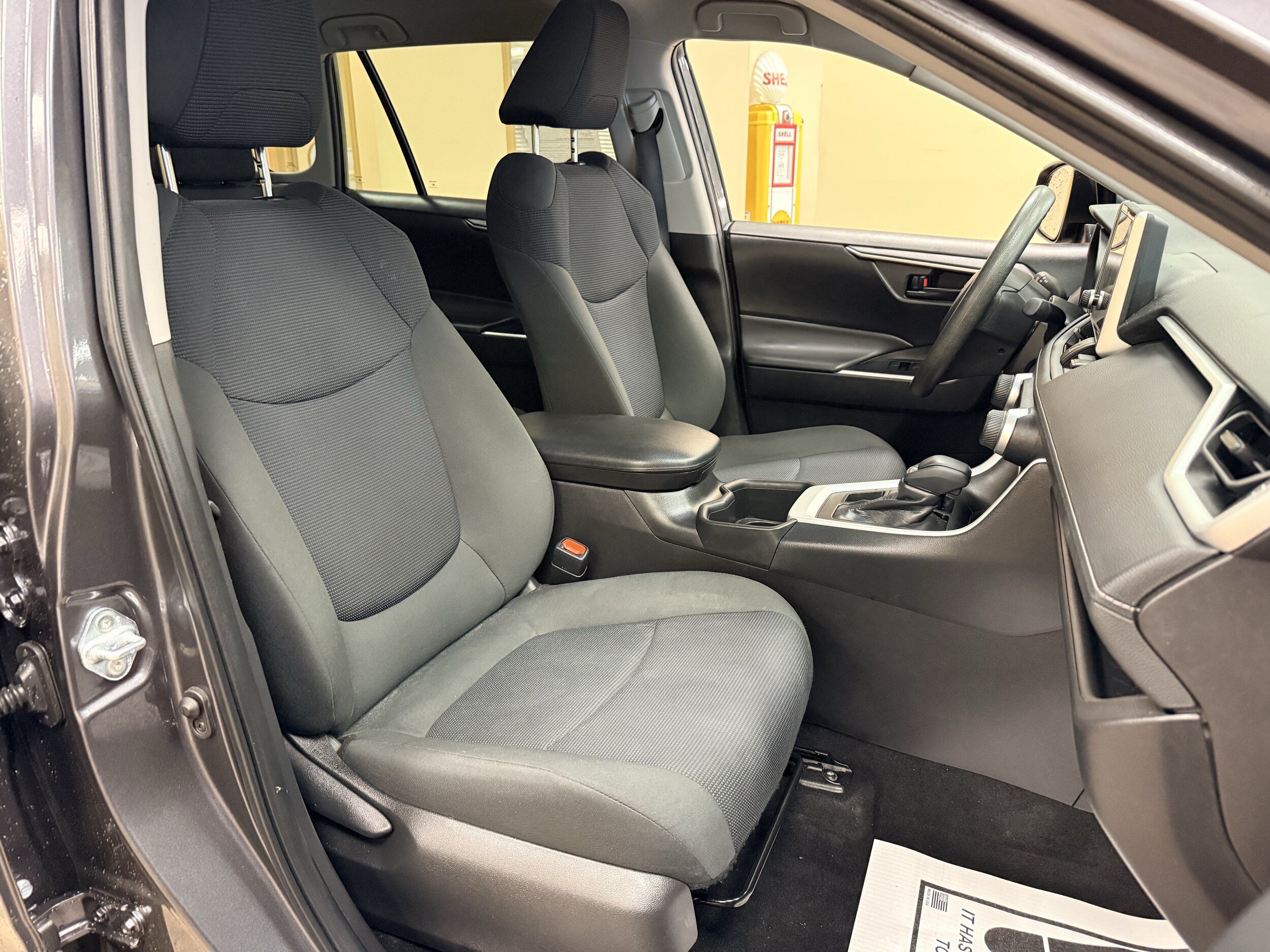 Used 2024 Toyota RAV4 LE AWD/4WD image 20