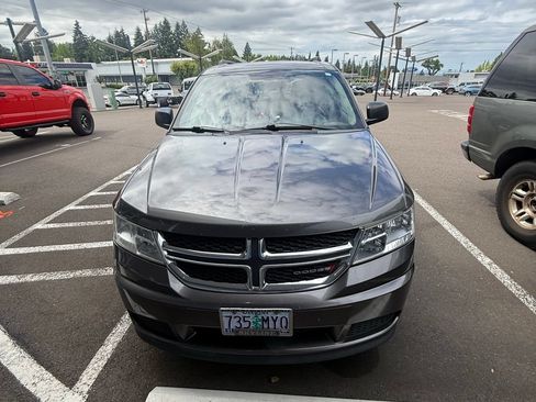 Used 2017 Dodge Journey SE w/ Flexible Seating Group FWD image 2