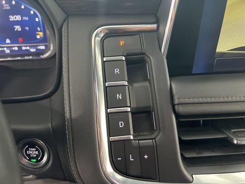 Used 2024 Chevrolet Tahoe LT RWD image 14