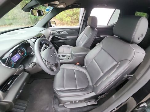 Used 2023 Chevrolet Traverse LT w/ Midnight/Sport Edition image 24