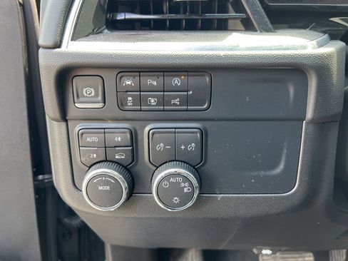 Used 2025 Chevrolet Tahoe LT AWD/4WD image 11