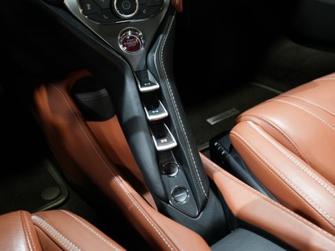 Used 2018 McLaren 720S image 40