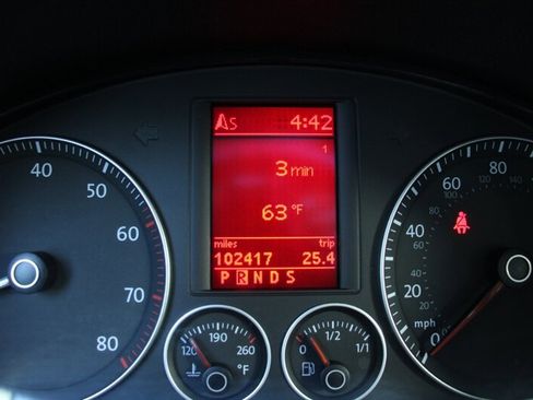 Used 2005 Volkswagen Jetta 2.5 image 7