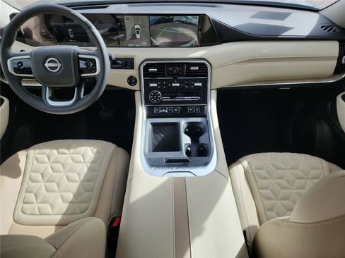 Used 2025 Nissan Armada Platinum Reserve AWD/4WD image 10