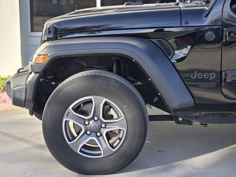 Used 2021 Jeep Wrangler Unlimited Sport image 8