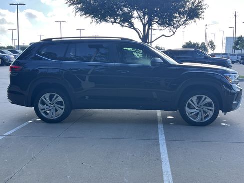 Used 2023 Volkswagen Atlas SE w/ Panoramic Sunroof Package FWD image 11